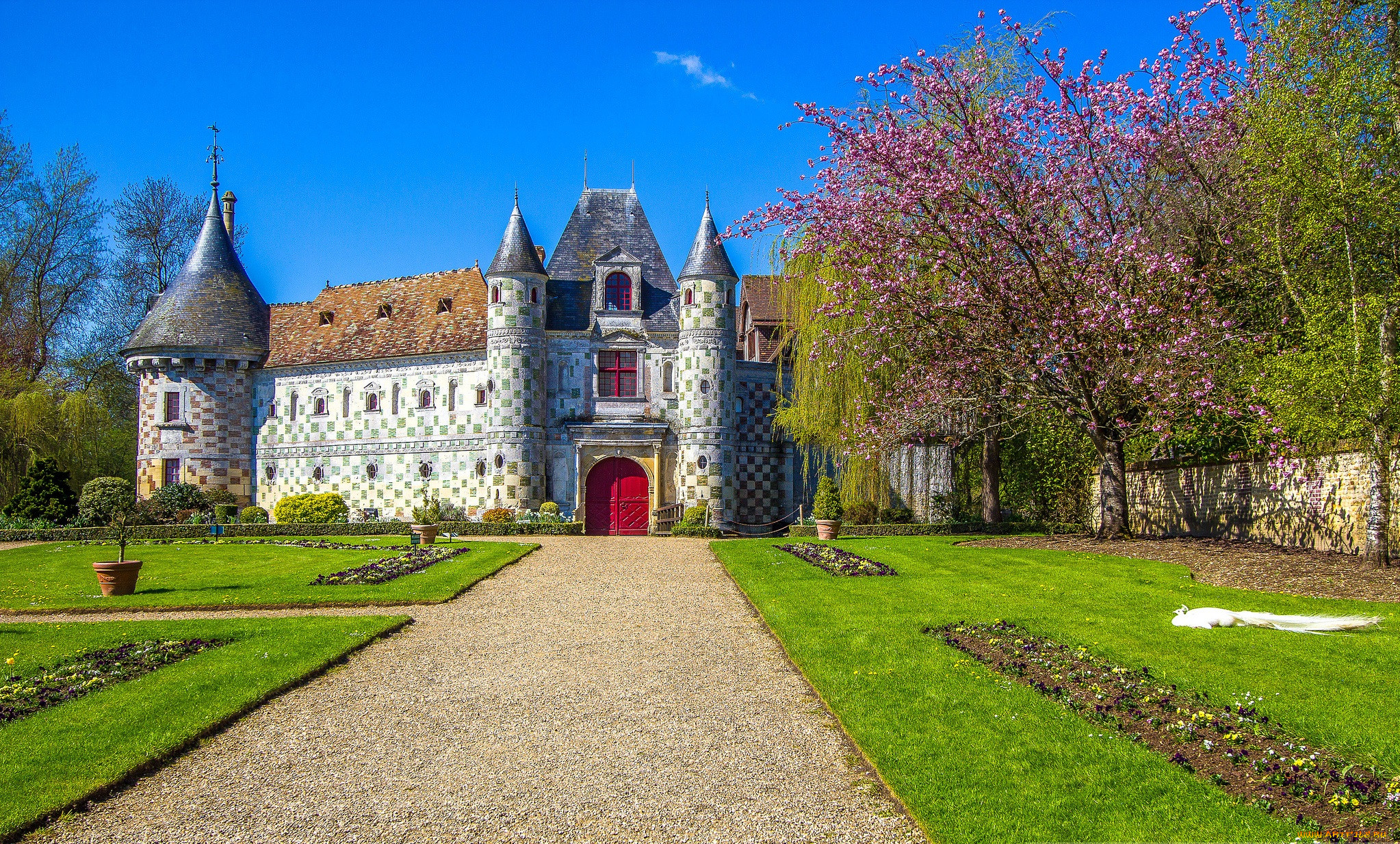 Замок пл. Замок Валансе Франция. Шато де Виньи Франция замок. Замок Вильгонжи Франция. Замок Бурдезьер Франция.